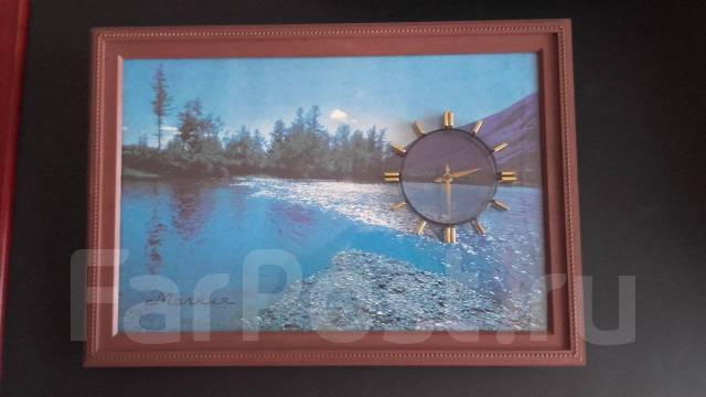 Часы Молния настенные в картине и рамке из СССР Механика, б/у, в наличии. Цена: 1 100₽ во Владивостоке