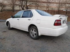 Nissan Bluebird. �������, ��������, 1.8 (125��.�.), ������ ����