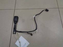 Ответная часть ремня безопасности переднего левая Toyota Highlander 2 2007-2013 Номер OEM 7323048450C0