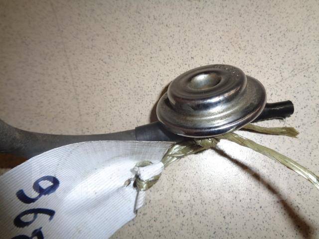 8 2001. Клапан обратки форд фокус 1. Обратный клапан форд фокус 2. Обратный топливный клапан форд фокус. Обратный клапан топливной системы форд фокус 1.