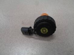 Крышка бачка тормозной жидкости Volkswagen Golf 6 2009-2012 Номер OEM 1K1611349D