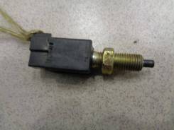Датчик включения стоп-сигнала Mitsubishi Mirage 5 1995-2003 Номер OEM MB435457