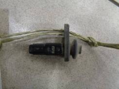 Выключатель концевой Mitsubishi Pajero / Montero 2 (V1, V2, V3, V4) 1991-1996 Номер OEM MB698713