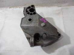 Кронштейн опоры двигателя. Seat Toledo, 1M1, 1M2 Seat Leon, 1M1, 1M2 Volkswagen Bora, 1J2, 1J6 Volkswagen Golf, 1J1, 1J5 Volkswagen Beetle, 1C1, 1C9...