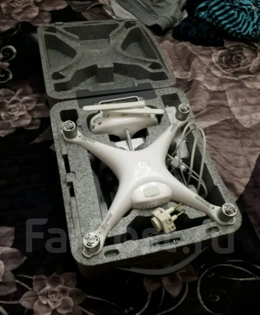 DJI Phantom 4 ����