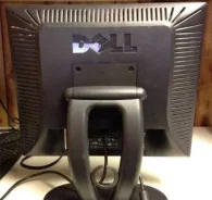 Dell. 17"
