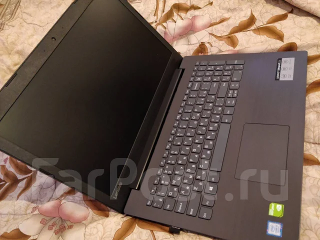 Lenovo IdeaPad 330. 15.6", 2,3����, ��� 8 ��, ���� 1 000���, WiFi: 1, Bluetooth: 1, ����������� �� 6��. ����