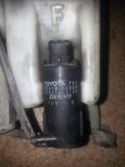 Насос омывателя. Toyota: Lite Ace, Mark II Wagon Qualis, Lite Ace Noah, Camry, Town Ace, Corolla, Tercel, 4Runner, T.U.V, Town Ace Noah, Chaser, Celic...