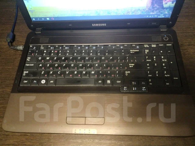 Samsung R540. 15.6", 2,4����, ��� 4 ��, ���� 320���, WiFi: 1, Bluetooth: 1 ����