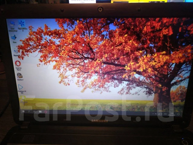 Samsung R540. 15.6", 2,4����, ��� 4 ��, ���� 320���, WiFi: 1, Bluetooth: 1 ����