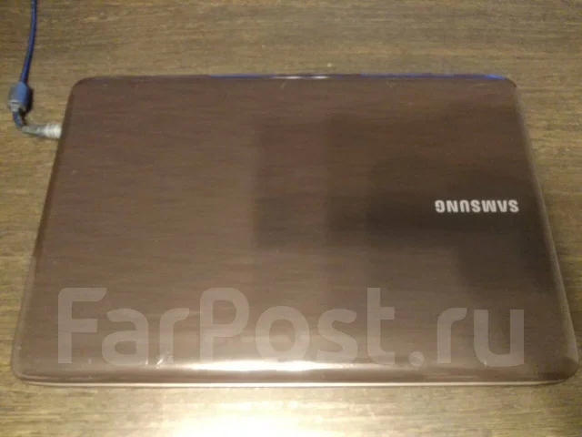 Samsung R540. 15.6", 2,4����, ��� 4 ��, ���� 320���, WiFi: 1, Bluetooth: 1 ����