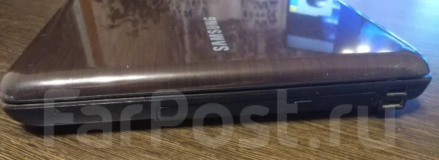 Samsung R540. 15.6", 2,4����, ��� 4 ��, ���� 320���, WiFi: 1, Bluetooth: 1 ����