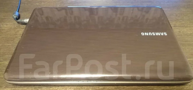 Samsung R540. 15.6", 2,4����, ��� 4 ��, ���� 320���, WiFi: 1, Bluetooth: 1 ����