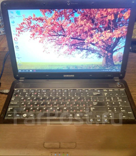 Samsung R540. 15.6", 2,4����, ��� 4 ��, ���� 320���, WiFi: 1, Bluetooth: 1 ����