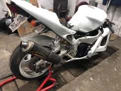 Yamaha YZF-R1 ����