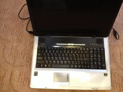 Roverbook Pro. 17", 2����, ��� 2048 ��, ���� 100���, WiFi: 1, Bluetooth: 1, ����������� �� 1��. ����