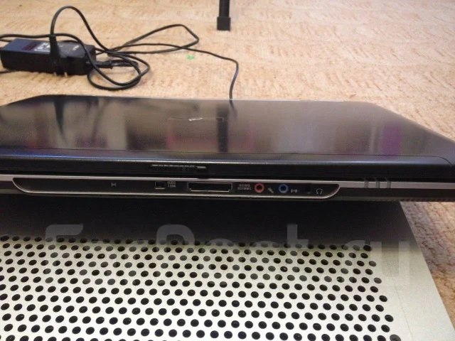 Roverbook Pro. 17", 2����, ��� 2048 ��, ���� 100���, WiFi: 1, Bluetooth: 1, ����������� �� 1��. ����