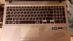 Samsung. 15.6", 2,5����, ��� 4 ��, ���� 500���, WiFi, Bluetooth, ����������� �� 5��. ����