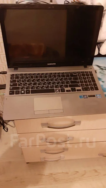 Samsung. 15.6", 2,5����, ��� 4 ��, ���� 500���, WiFi: 1, Bluetooth: 1, ����������� �� 5��. ����