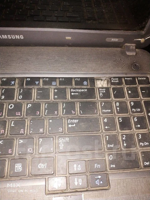 Samsung R530. 15.6", 2,2����, ��� 4 ��, ���� 500���, WiFi: 1, Bluetooth: 1, ����������� �� 4��. ����