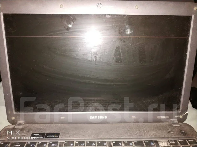 Samsung R530. 15.6", 2,2����, ��� 4 ��, ���� 500���, WiFi: 1, Bluetooth: 1, ����������� �� 4��. ����