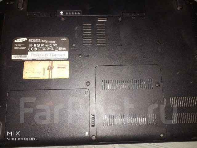 Samsung R530. 15.6", 2,2����, ��� 4 ��, ���� 500���, WiFi: 1, Bluetooth: 1, ����������� �� 4��. ����