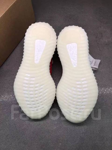 Yeezy 350 best sale louis vuitton