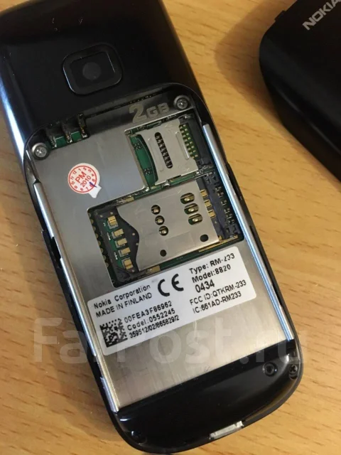 Nokia 8800 Sirocco Edition. �/� ����
