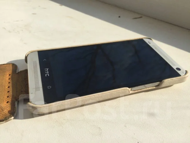 HTC One M7. �/�, ����� ����