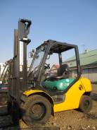 Komatsu FG25HT-14. Погрузчик Komatsu, бензин+газ, гидравлические вилы, 2 500 кг., Бензиновый
