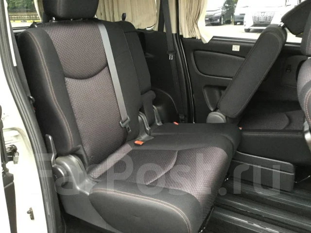 Nissan Serena. ��������, ��������, 2.0 (147 110��.�.), ������, 139 000����. �� ����