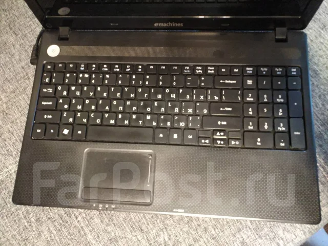 eMachines E732. 15.6", 2����, ��� 3072 ��, ���� 500���, WiFi: 1, Bluetooth: 1 ����