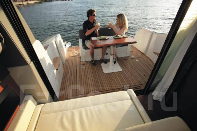 Jeanneau. 2013 ���, ����� 11,15��., ��������� ������������, 400��.�., ������ ����
