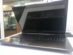 Asus K53S. 15.6", 2,3����, ��� 4 ��, ���� 500���, WiFi: 1, Bluetooth: 1, ����������� �� 3��. ����