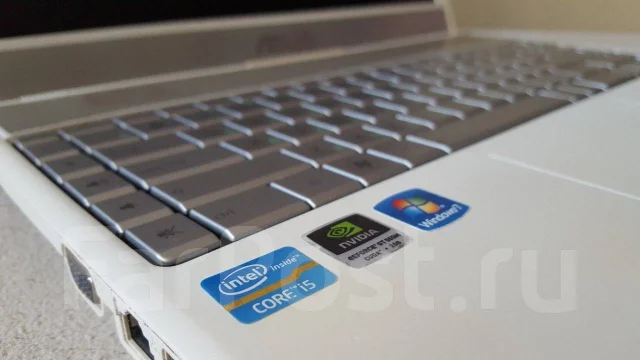 Asus. 15.5", 2,8����, ��� 6 ��, ���� 750���, WiFi: 1, Bluetooth: 1 ����