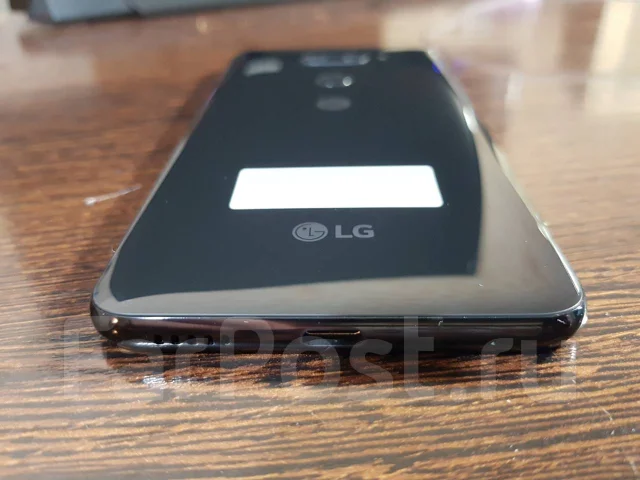 LG V30+. �/�, ������, 3G, 4G LTE, ����������, NFC ����