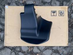 Крышка петли сиденья. Toyota Land Cruiser, GRJ200, URJ200, URJ202, UZJ200, VDJ200, URJ202W, UZJ200W Lexus LX570 Двигатели: 1GRFE, 1URFE, 1VDFTV, 2UZFE...