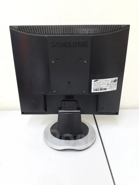 Samsung. 17" ����