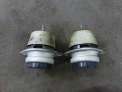 Подушка двигателя. Volkswagen Touareg, 7L6, 7LA Audi Q7, 4LB Двигатели: AXQ, AYH, AZZ, BAA, BAC, BAN, BAR, BHK, BHL, BJN, BKJ, BKL, BKS, BKW, BLE, BLK...