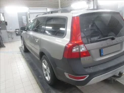 Volvo XC70 ����