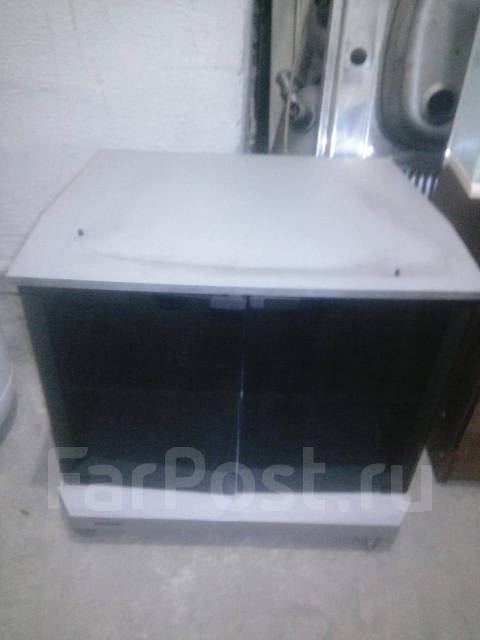 Продам тумбу под телевизор, б/у, в наличии. Цена: 1 000₽ в Уссурийске