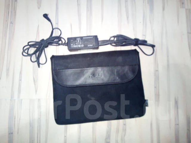 Asus Eee PC 900. 8.9", 0,9����, ��� 1024 ��, ���� 20���, WiFi: 1, Bluetooth: 1 ����