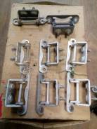 Крепление двери. Subaru: Impreza WRX, Forester, Legacy, Impreza WRX STI, Impreza, Exiga Двигатели: EJ255, EE20Z, EJ201, EJ202, EJ203, EJ204, EJ205, EJ...