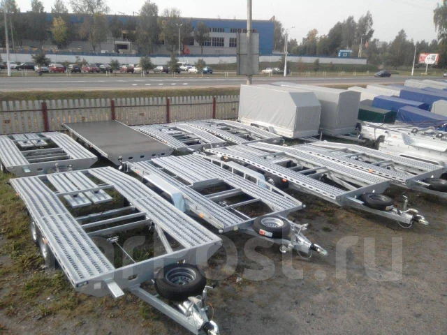 Rydwan. �/�: 2 600���., �����: 700���. ����