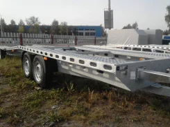 Rydwan. �/�: 2 600���., �����: 700���. ����