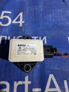 Датчик ускорения. Audi: A4, RS6, S6, R8, A6, S4 Двигатели: ALT, ALZ, ASB, AUK, AWA, BBJ, BBK, BCZ, BDG, BFB, BGB, BHF, BKE, BKH, BKN, BLB, BMN, BNA, B...