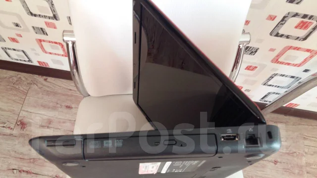 Dell Inspiron N5010. 15.6", 2,4����, ��� 4 ��, ���� 500���, WiFi: 1, Bluetooth: 1, ����������� �� 1��. ����