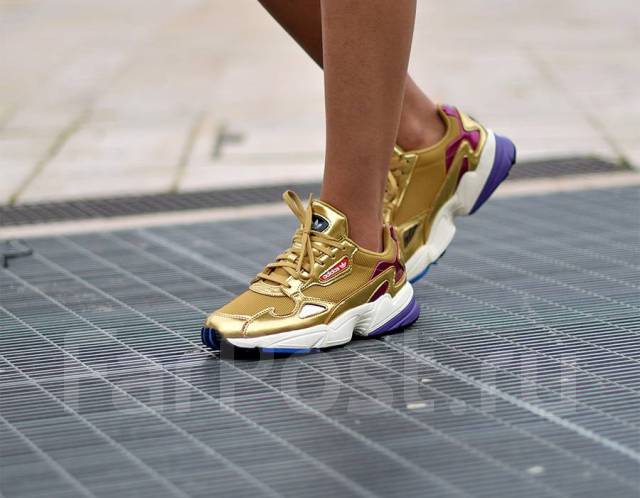 Adidas falcon gold white online