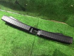 Крепление крышки багажника. Toyota Corolla Fielder, NKE165G, NRE161G, NZE161G, NZE164G, ZRE162G Двигатели: 1NZFE, 1NZFXE, 2NRFKE, 2ZRFAE