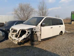 Mitsubishi Dion ����